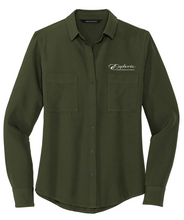 Load image into Gallery viewer, EUPHORIA Mercer+Mettle™ Women&#39;s Stretch Crepe Long Sleeve Camp Blouse - Townsend Green
